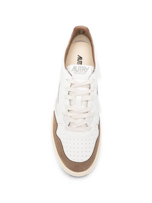 Sneakers uomo Autry Medalist beige e bianche in pelle e camoscio AUTRY | AULMFT17