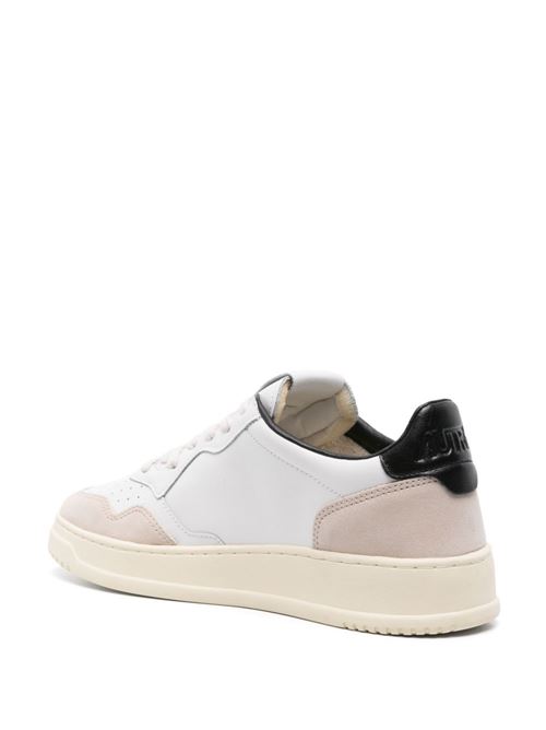 Sneakers uomo Autry Medalist bianche e nere in pelle e camoscio AUTRY | AULMMA04