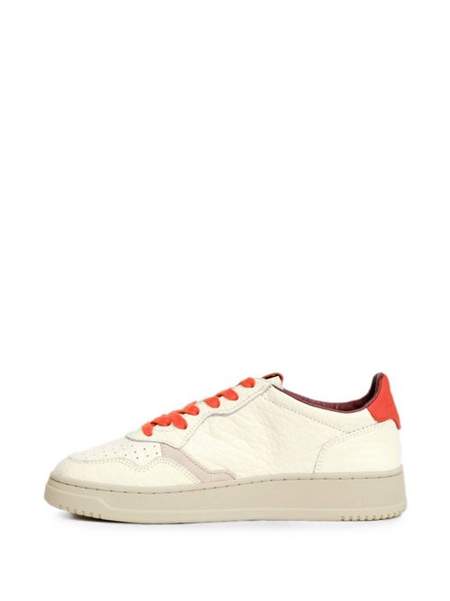 Sneakers uomo Autry panna e arancio in pelle martellata AUTRY | AULMNE17