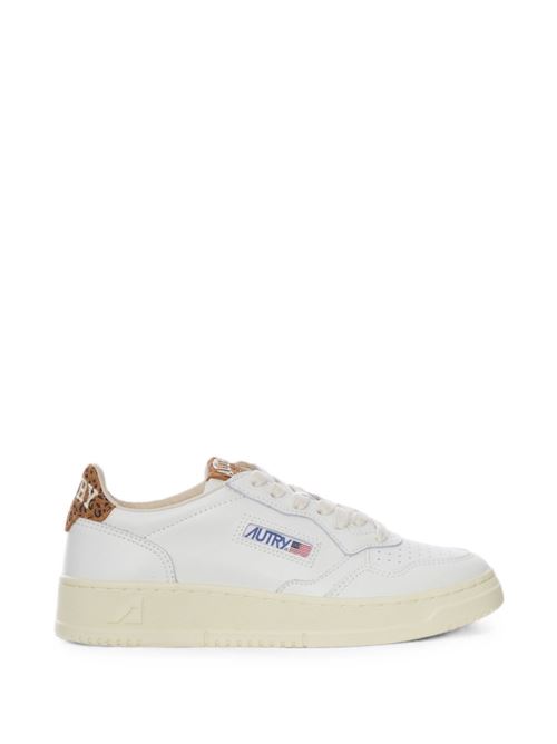 Sneakers donna Autry bianche in pelle con scritta sul tallone AUTRY | AULWHJ02