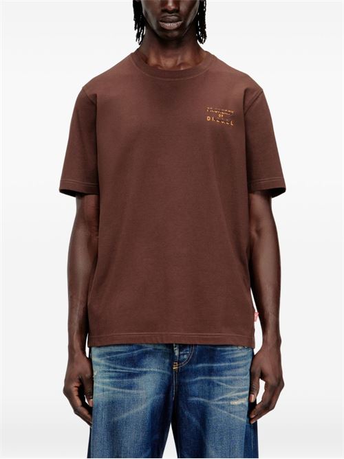 T-shirt uomo Diesel scritta piccola marrone DIESEL | A209620QIAM7FG