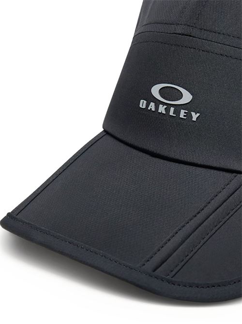 Cappello uomo Oakley Latitude Solar Cap nero con protezione collo OAKLEY | FOS902095021