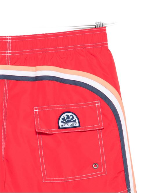 Costume uomo Sundek boxer mare microfibra riciclata rosso con arcobaleno SUNDEK | M504BDP030062101